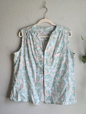 Sleeveless Floral Button-Front Top in Mint & Pink